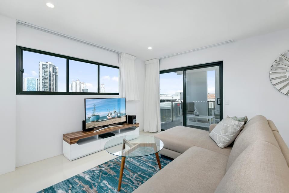 TV and multimedia, Living room, City view