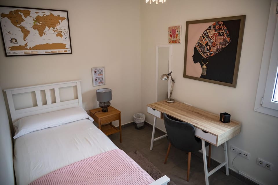 Bed, Photo of the whole room