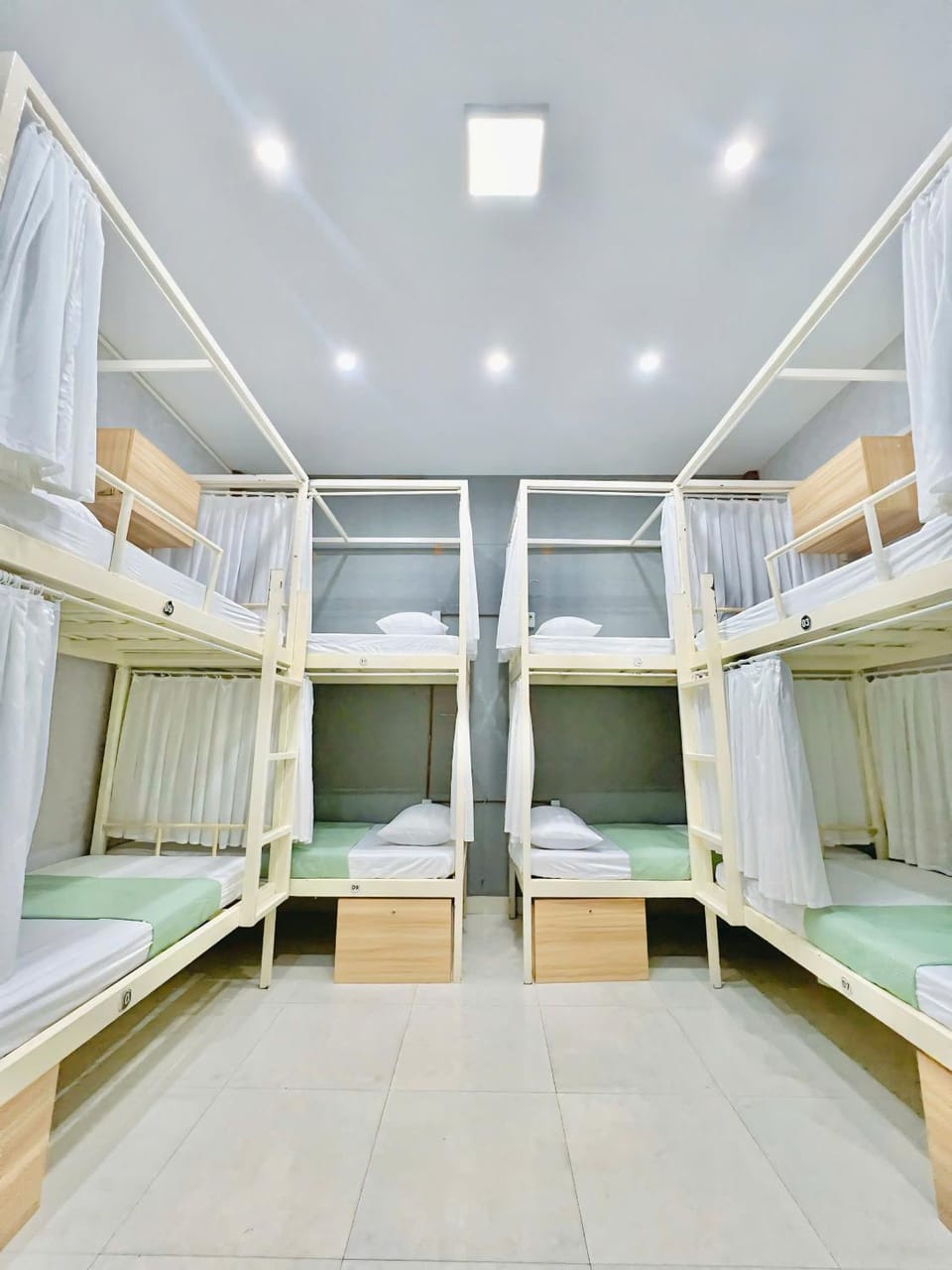 Bed, Photo of the whole room, Bedroom, bunk bed, towels