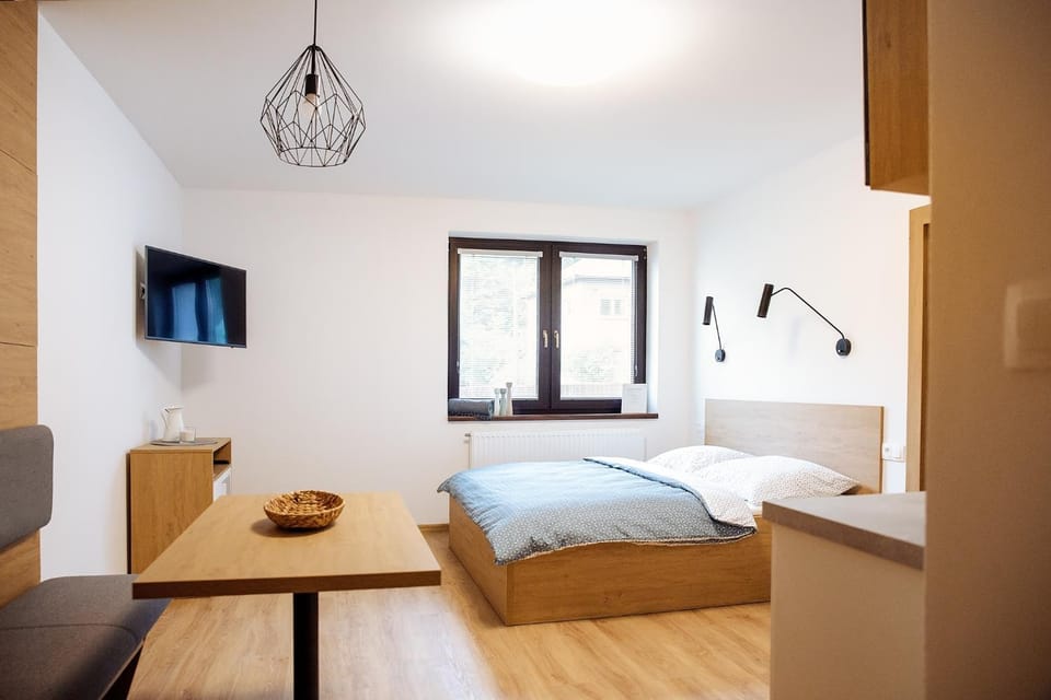 Day, TV and multimedia, Photo of the whole room, Dining area, Bedroom
