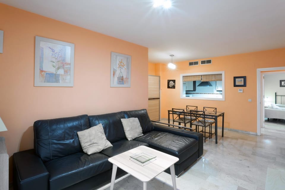 Communal lounge/ TV room, Kitchen or kitchenette, Living room, Seating area, Dining area