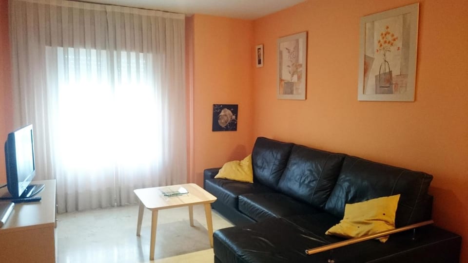 Communal lounge/ TV room, TV and multimedia, Living room, Seating area
