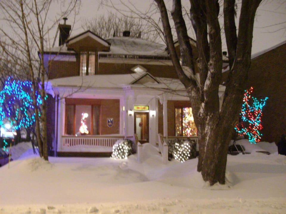 Aux Années Folles Bed and Breakfast in Quebec City