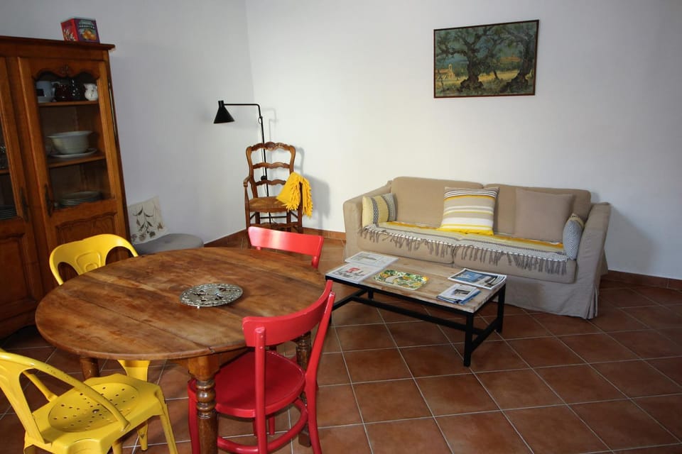 Communal lounge/ TV room, Living room, Dining area, Street view