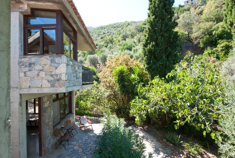 Property building, Facade/entrance, Garden