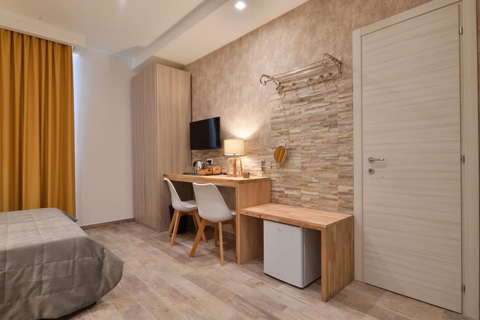 Bathroom, Coffee/tea facilities, Bedroom