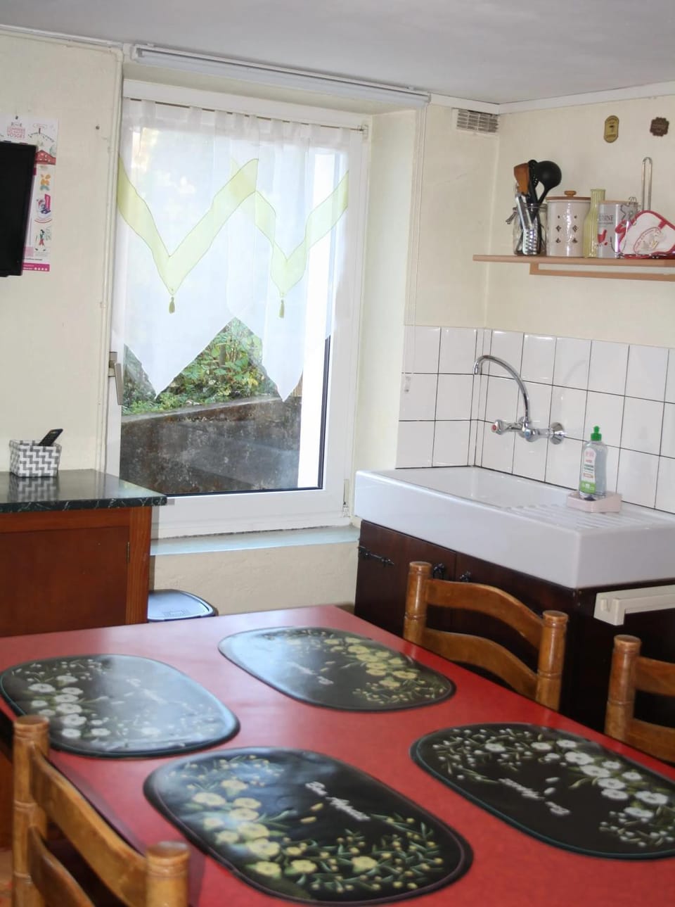 Kitchen or kitchenette