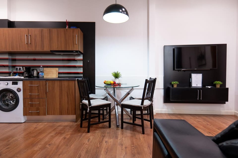 Kitchen or kitchenette, Living room, stove, washing machine