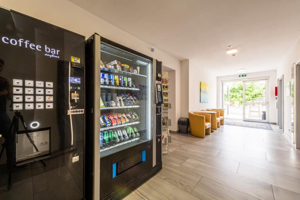 Lobby or reception, Seating area, Drinks, Alcoholic drinks, Non alcoholic drinks, vending machine
