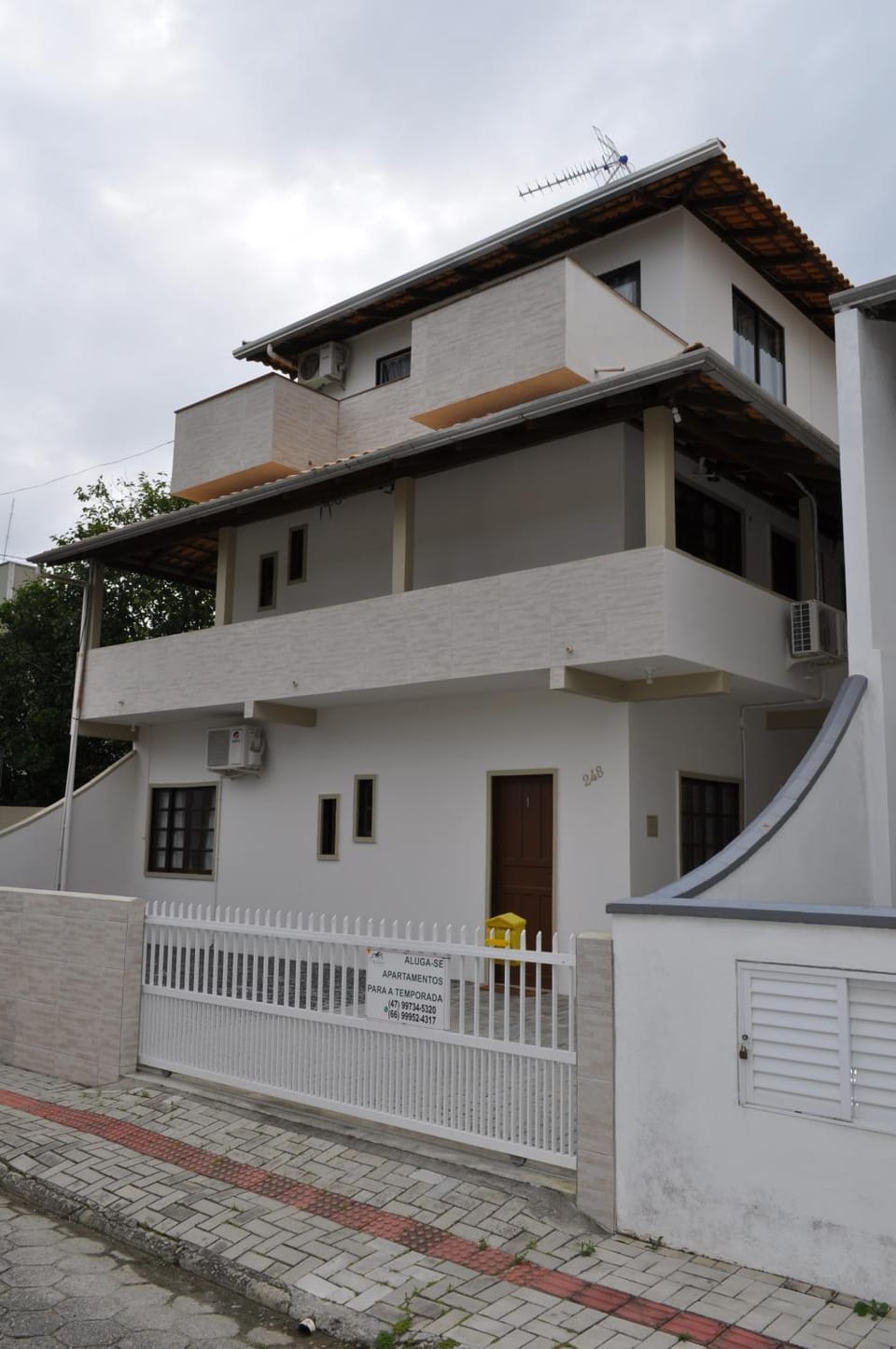 Facade/entrance