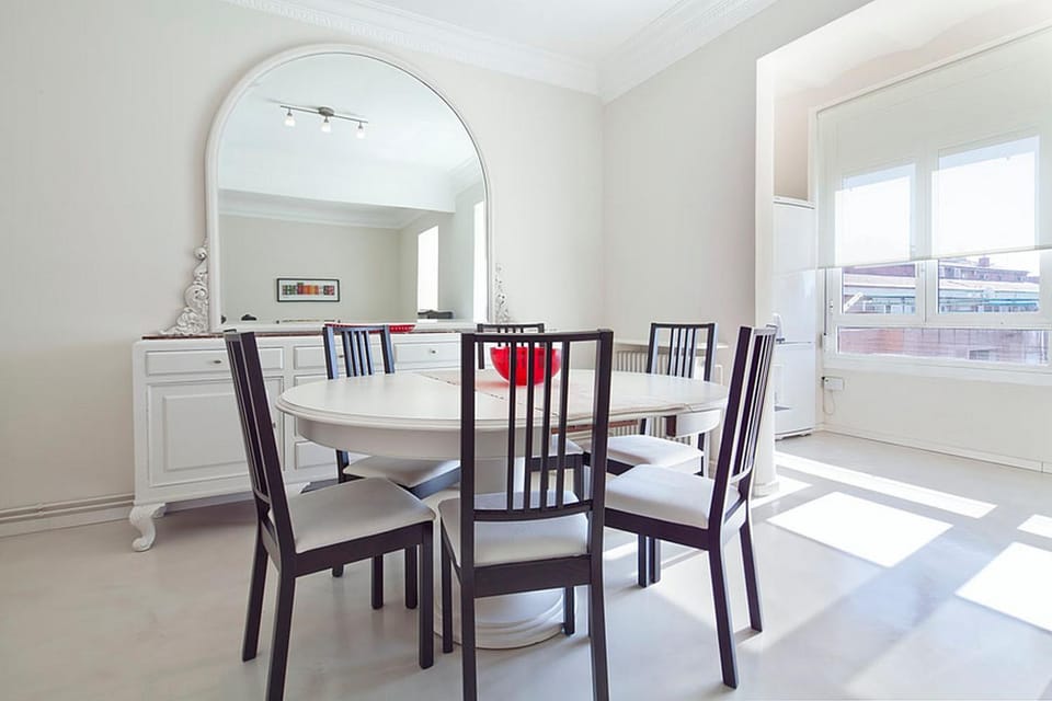 Living room, Seating area, Dining area