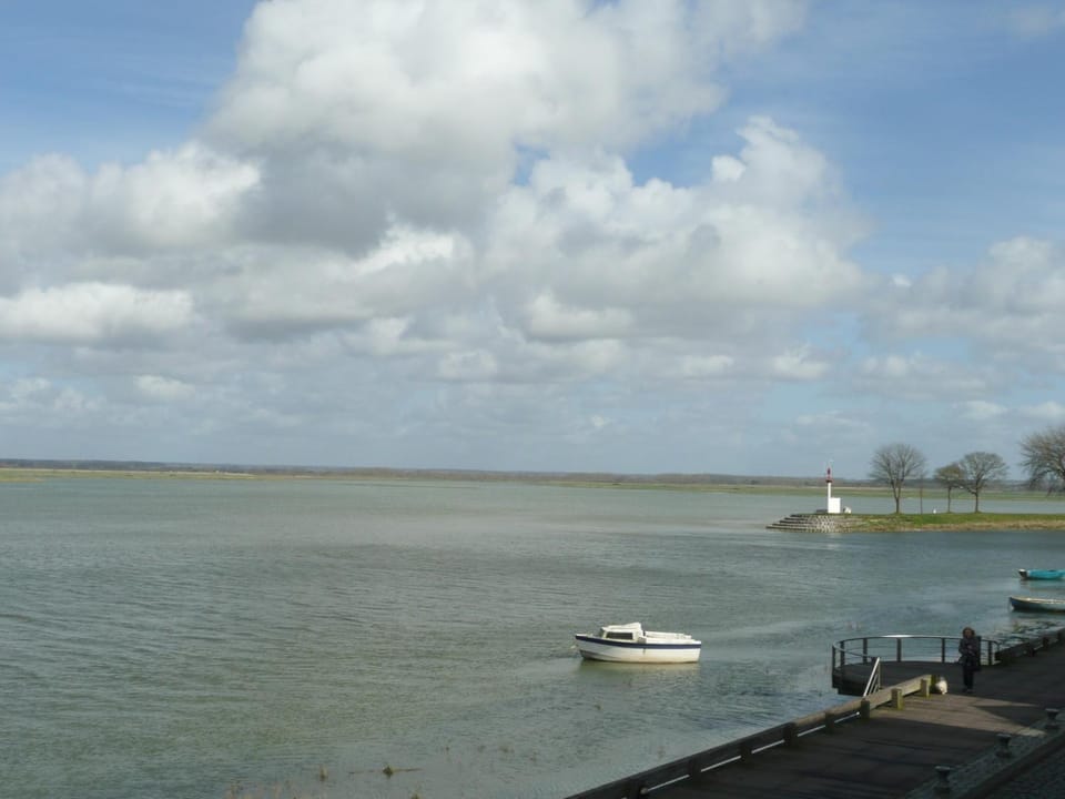 Neighbourhood, Sea view