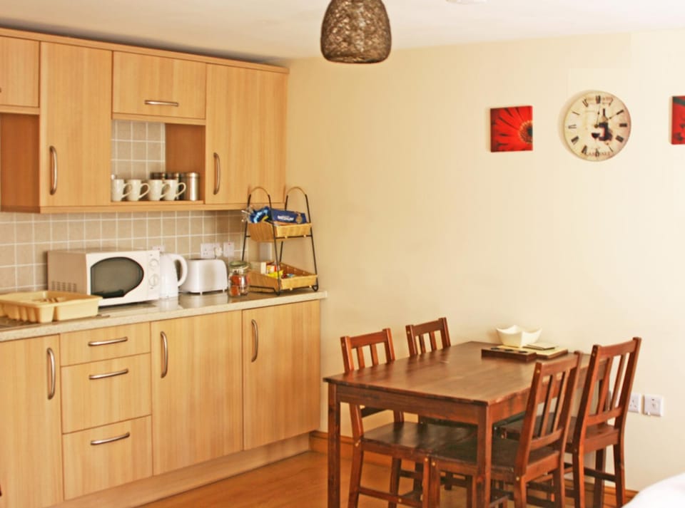 Coffee/tea facilities, Kitchen or kitchenette, Breakfast