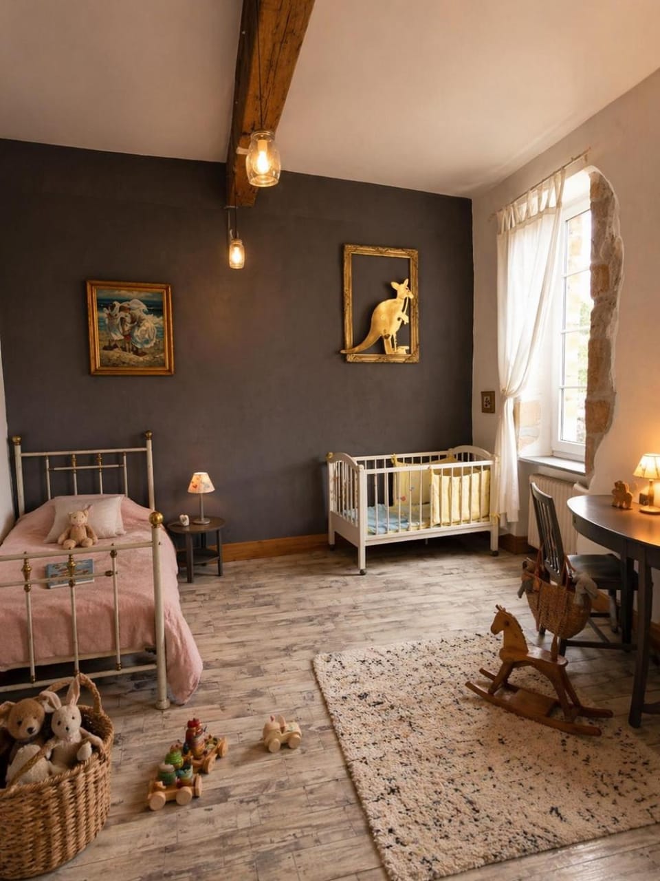 Bedroom, cot