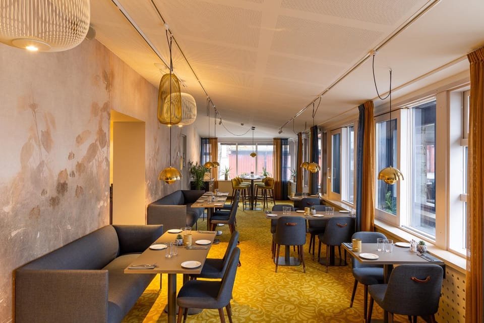 Restaurant/places to eat, Restaurant/places to eat