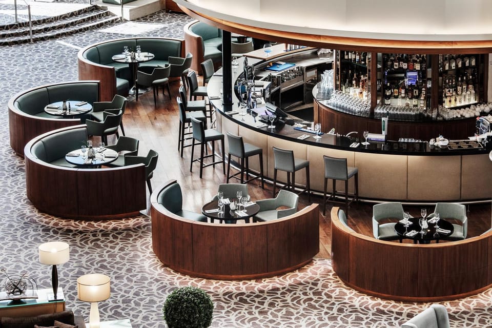 Restaurant/places to eat, Lounge or bar
