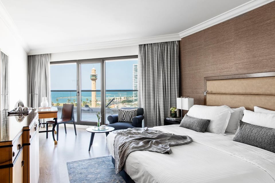 View (from property/room), Balcony/Terrace, Photo of the whole room, Bedroom, Sea view