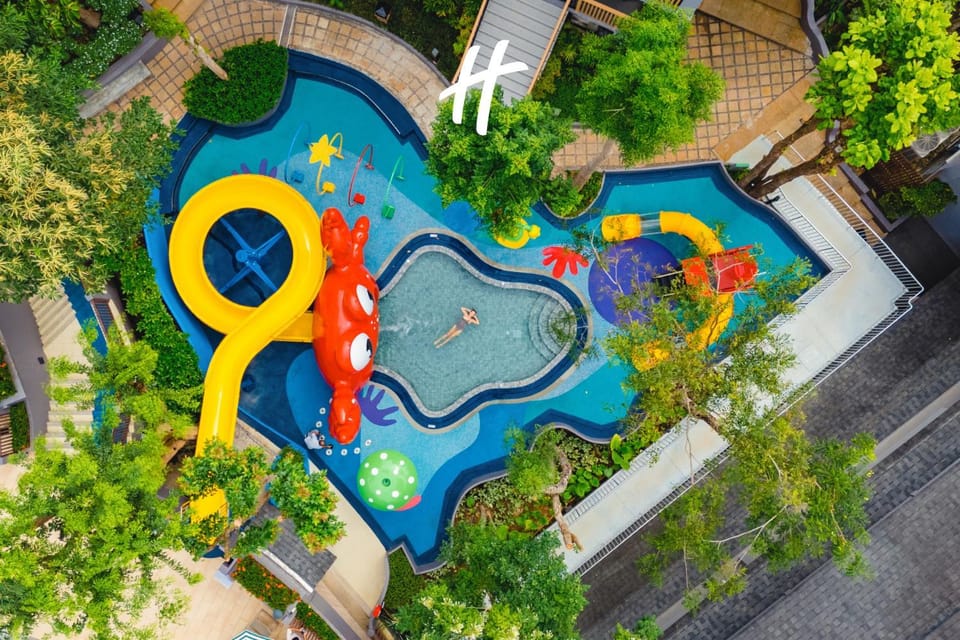 Aqua park, Swimming pool