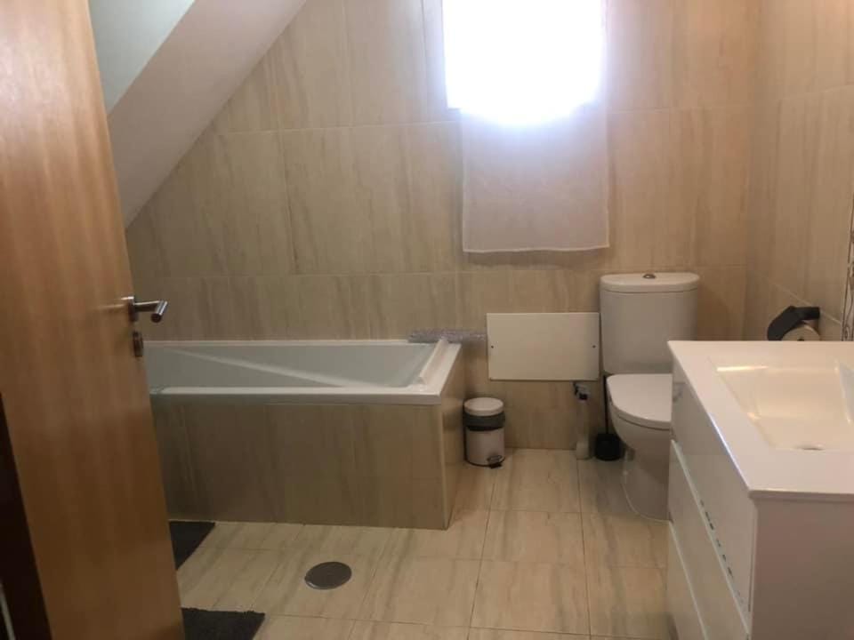 Shower, Toilet, Bathroom, Bath