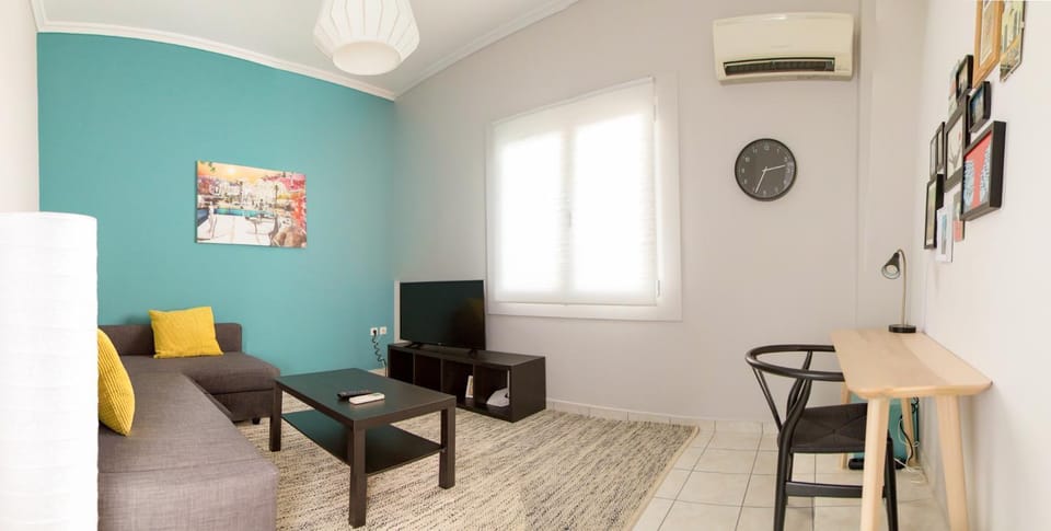 Living room, Photo of the whole room, Seating area