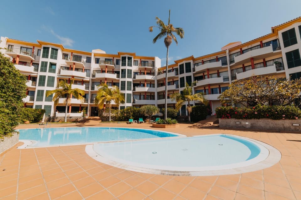 Property building, Swimming pool, Swimming pool