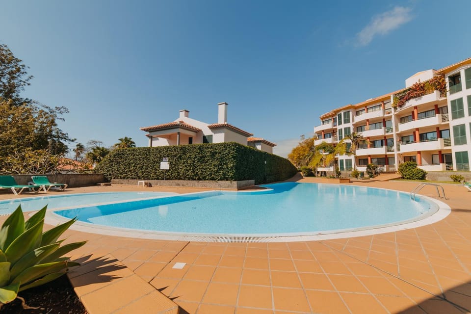 Property building, Swimming pool, Swimming pool