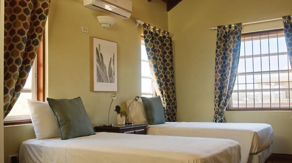 Property building, Nearby landmark, Bird's eye view, Garden, Horse-riding, View (from property/room), Hiking, Mountain view, Sea view, Parking, locker, laundry, air conditioner