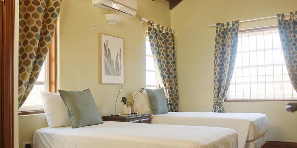 Property building, Horse-riding, View (from property/room), Beach, Hiking, Parking, air conditioner