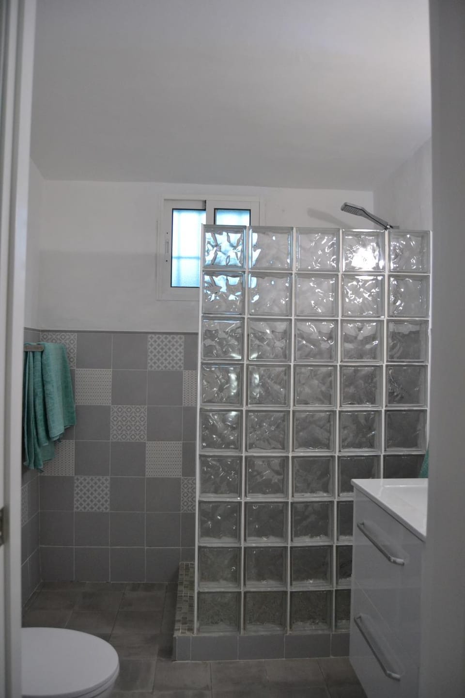 Bathroom, Decorative detail