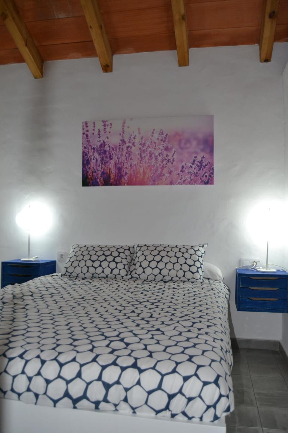 Bed, Photo of the whole room, Decorative detail, Bedroom