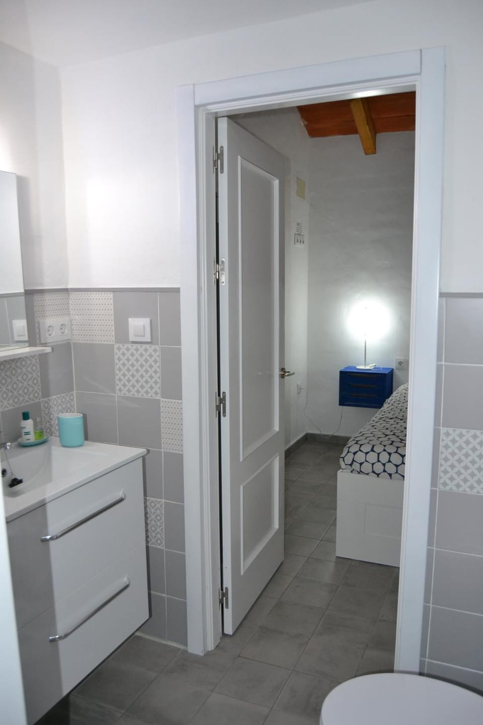Bathroom, Decorative detail