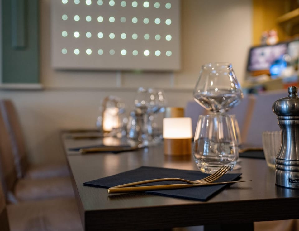 Property building, Restaurant/places to eat
