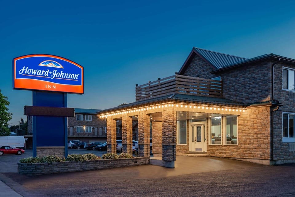 Property building, On site, Time of day, Sunset