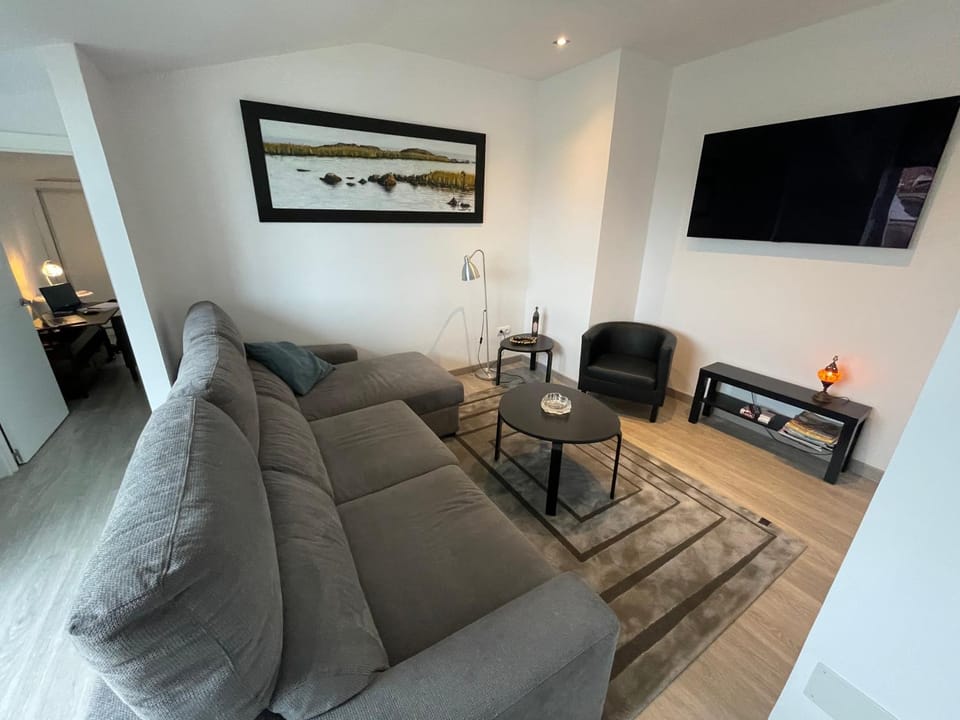 Penthouse A6 Parque la Carolina/Carolina Park Apartment in Marbella