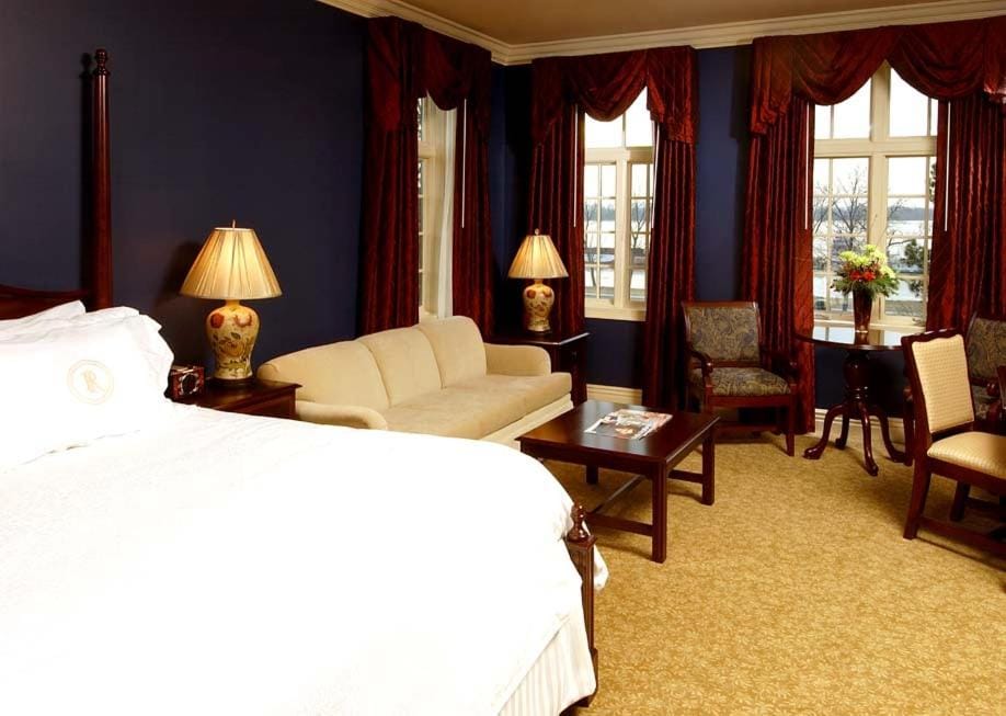 River Inn of Harbor Town Hotel in Mud Island