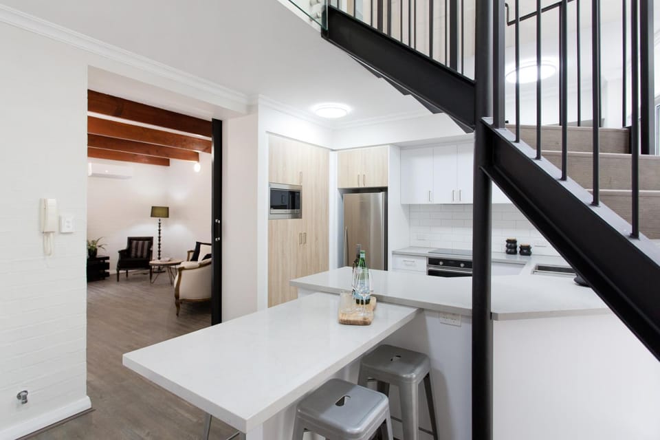 Kitchen or kitchenette, Living room
