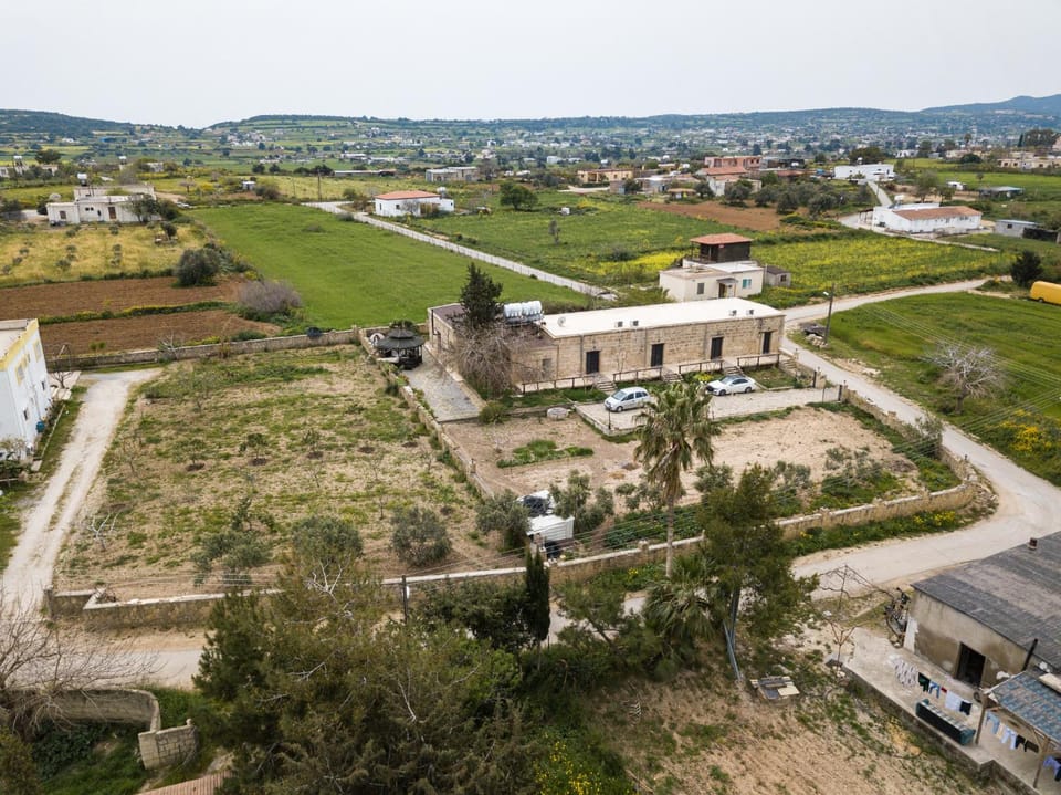 Property building, Day, Neighbourhood, Natural landscape, Bird's eye view, City view, Mountain view, Street view