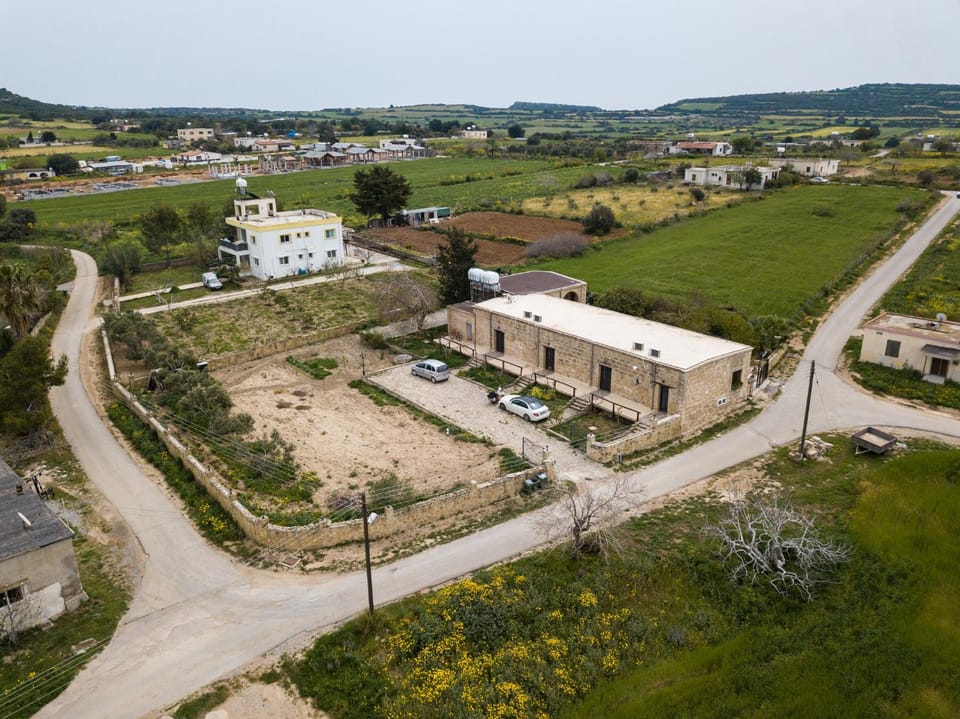 Property building, Day, Neighbourhood, Natural landscape, Bird's eye view, City view, Mountain view, Street view