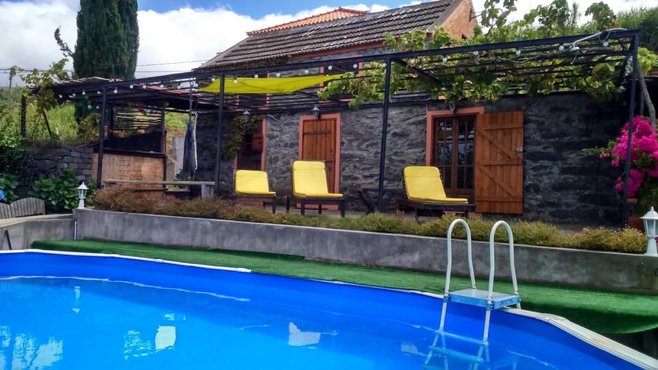 Facade/entrance, Swimming pool