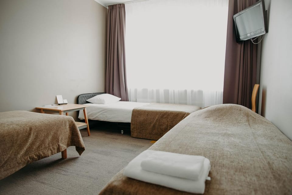 Bed, TV and multimedia, Bedroom