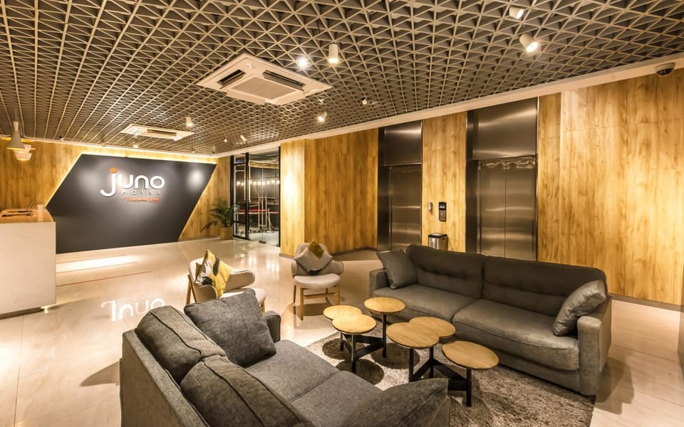 Communal lounge/ TV room, Property logo or sign, Lobby or reception