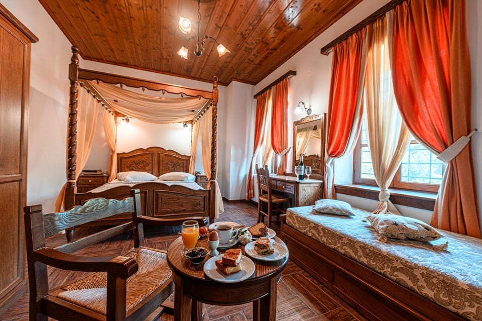 Bed, Photo of the whole room, Seating area, Bedroom