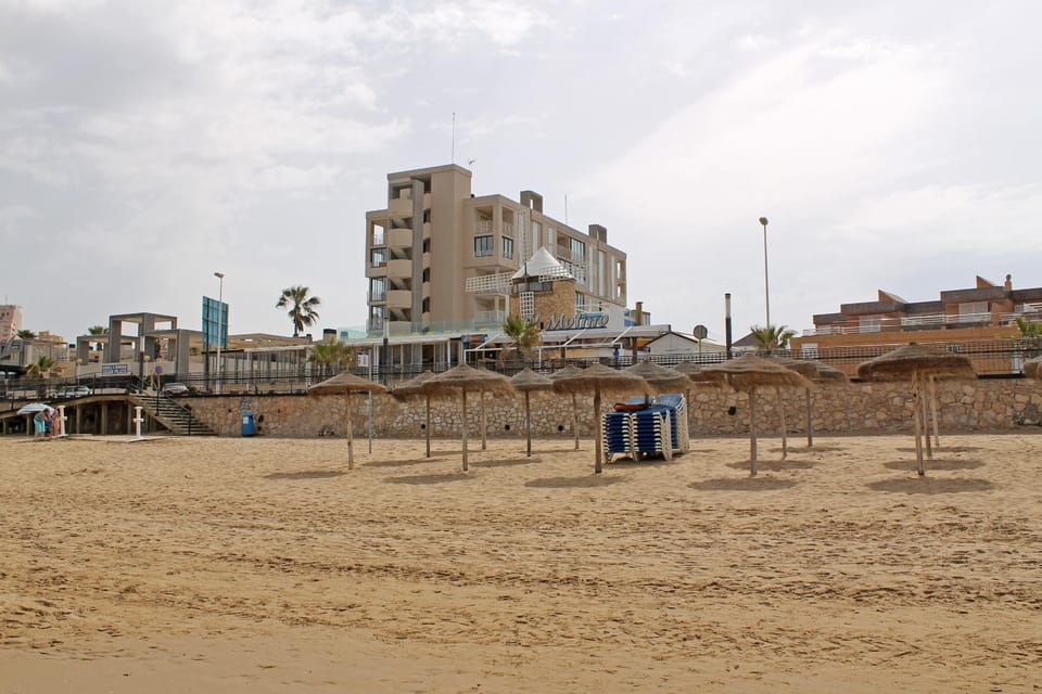 Restaurant/places to eat, Beach