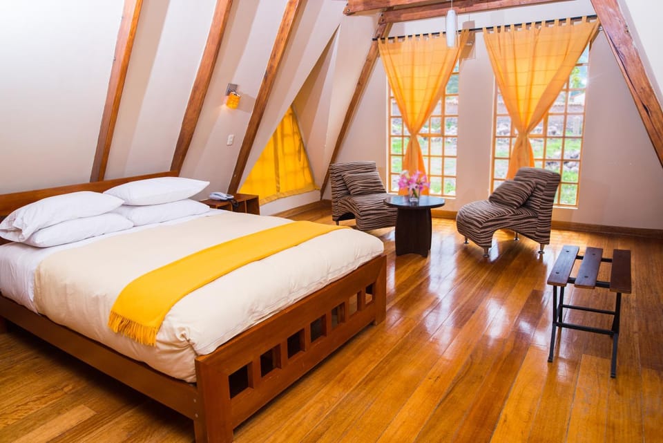 Bed, Other, Decorative detail