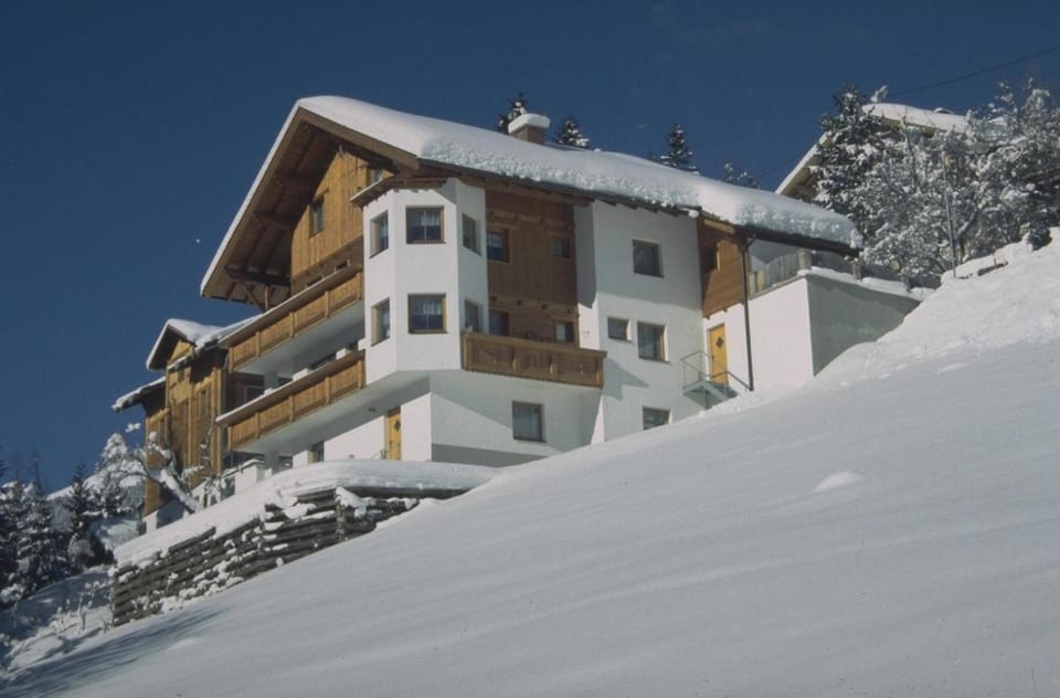 Property building, Winter