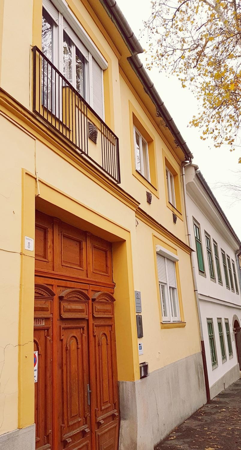 Property building, Facade/entrance