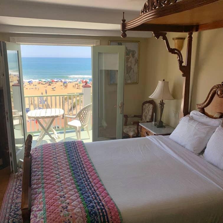Bed, View (from property/room), Balcony/Terrace, Bedroom, Sea view