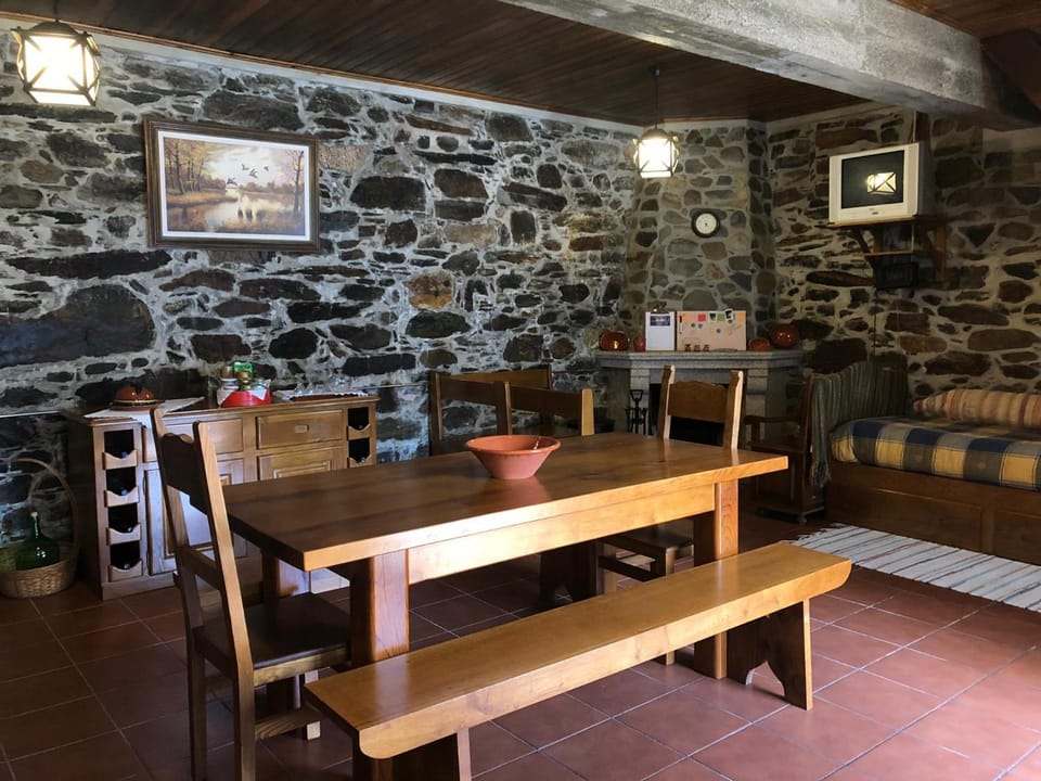 Dining area, Area and facilities