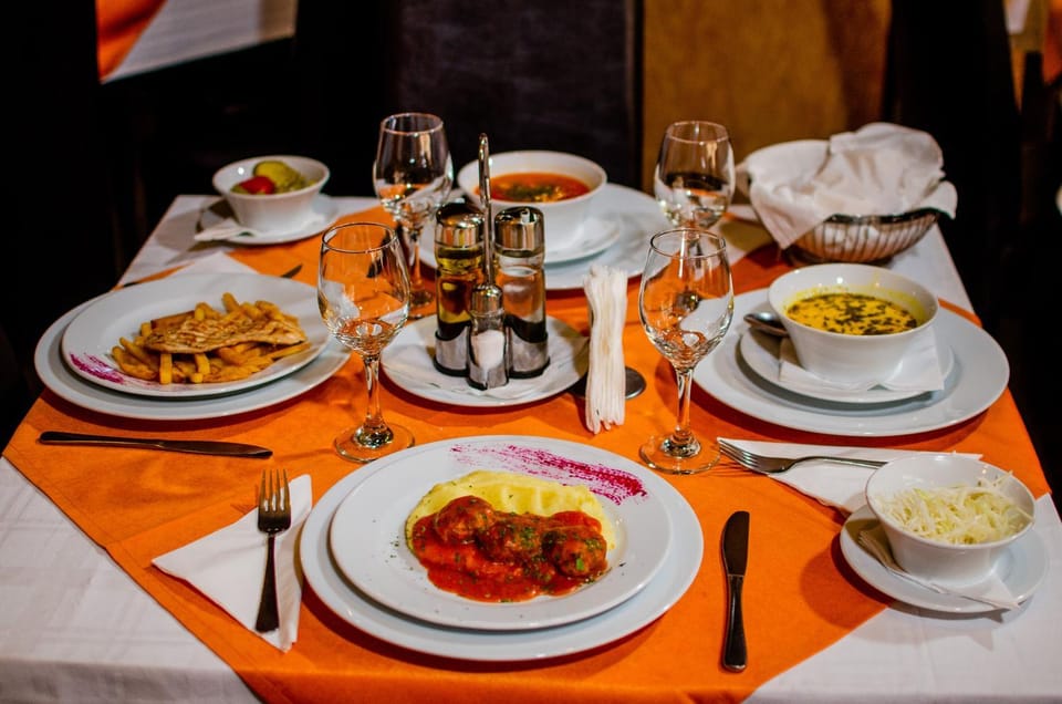 Restaurant/places to eat, Food