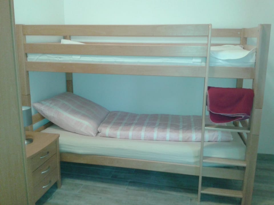 bunk bed